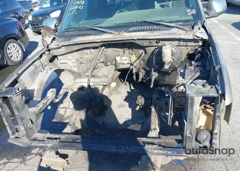 2002 Chevrolet Silverado 1500 Ls z USA, uszkodzony, nr VIN 2GCEC19V421358727